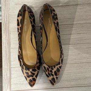 Pointed toe kitten heel